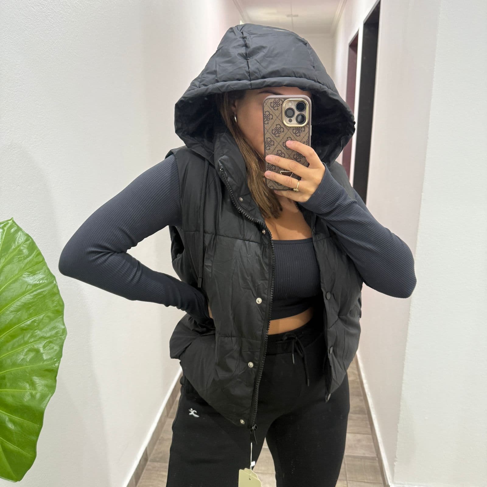 CHALECO PUFFER CORTO NEGRO